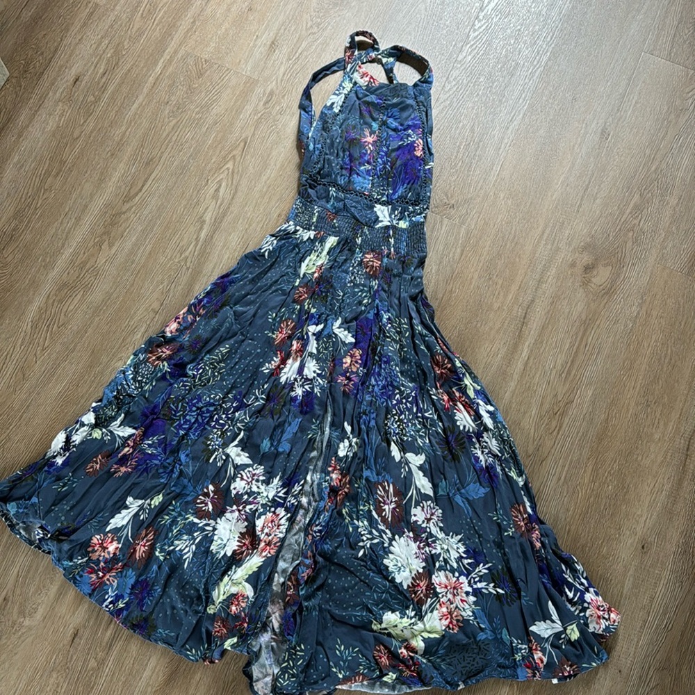 Beautiful maxi dress perfect for summer ☀️